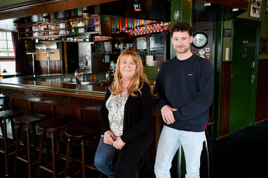 Flip (28) uit Helmond neemt kroeg in ‘eigen dorp’ over: café Bruheze wordt café Flip